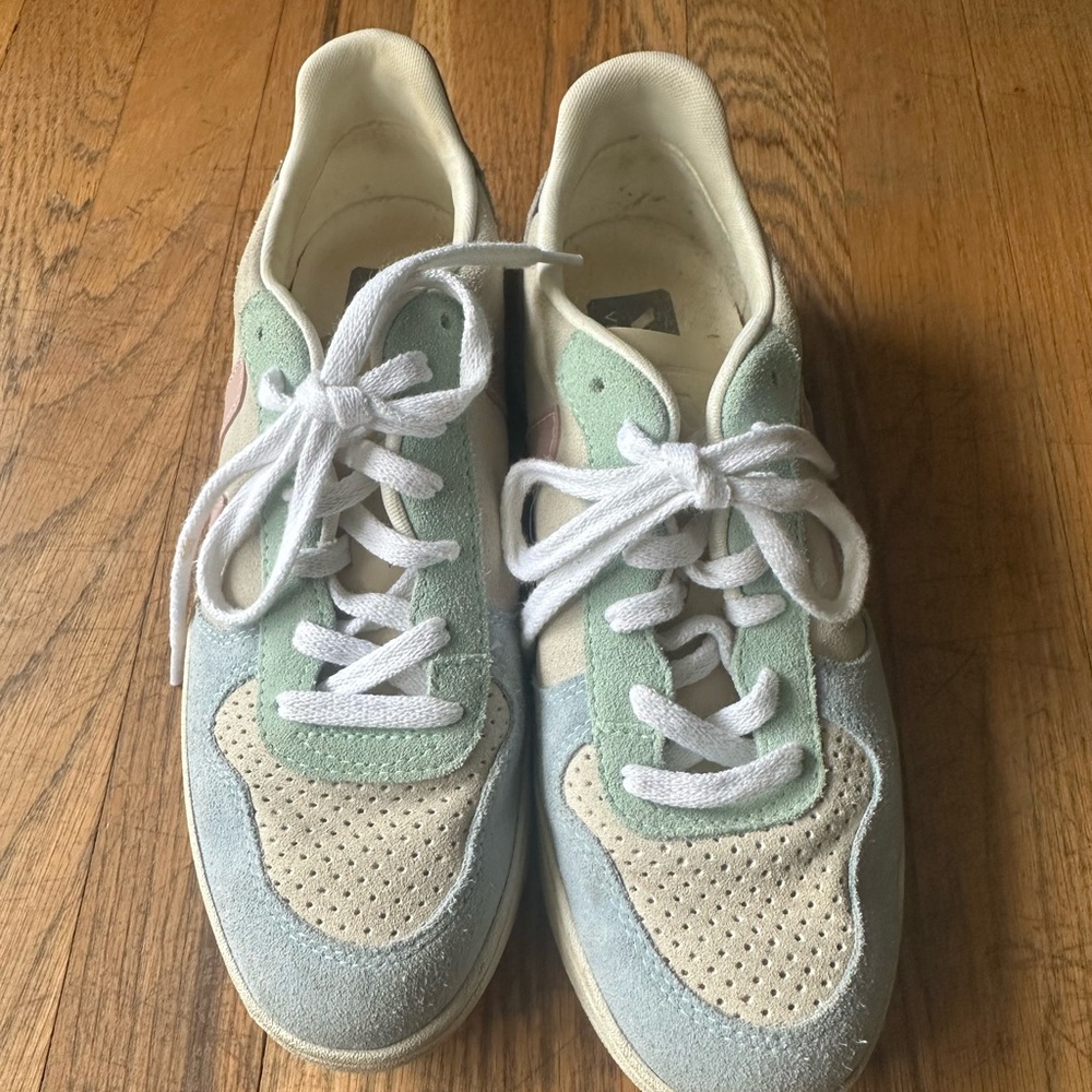 Veja Cream and White Sneakers